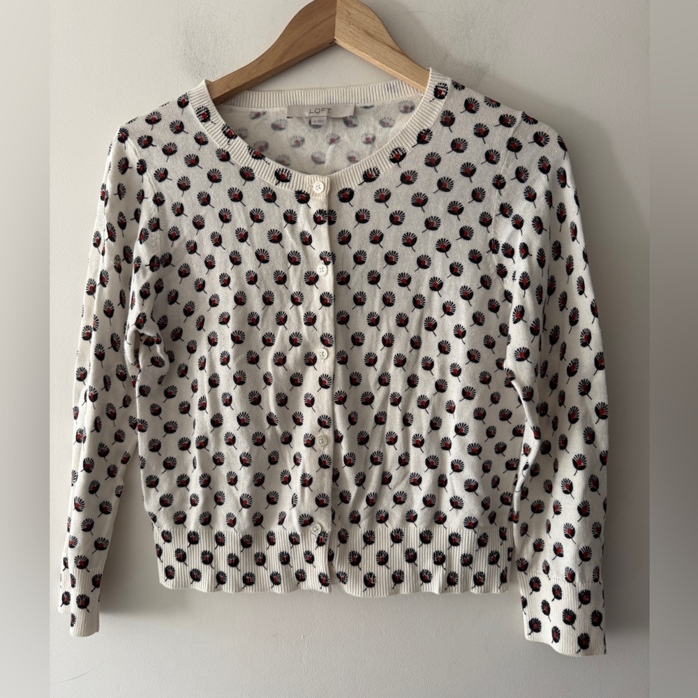 Ann Taylor Loft Women's Button Up Sweater Cardigan‎ Fan Design